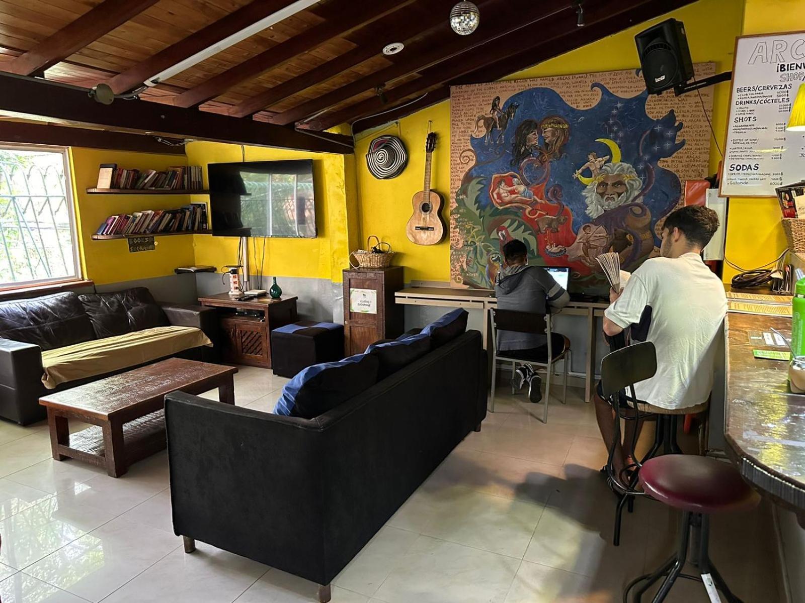 Arcadia Hostel Medellin Exterior photo